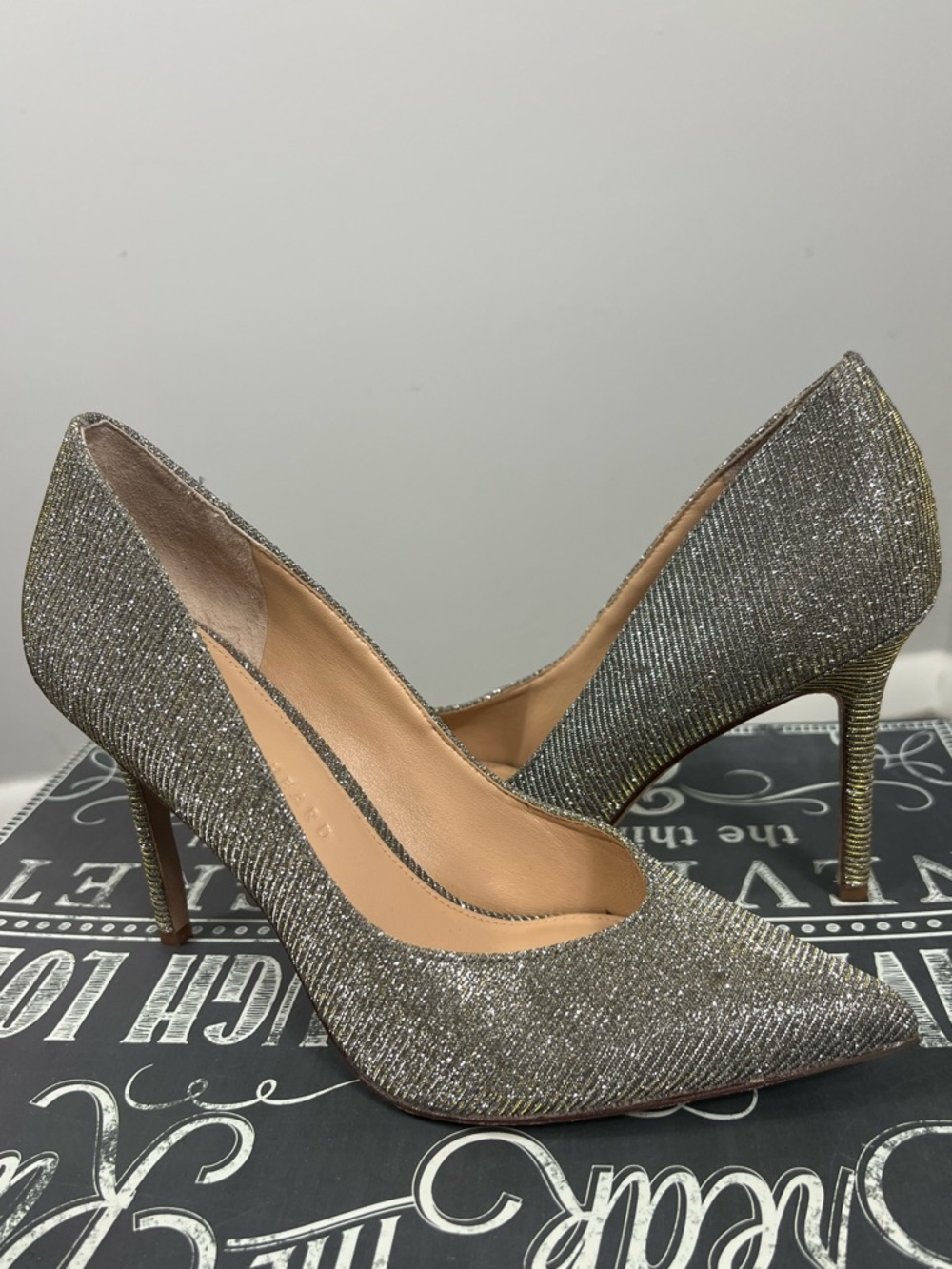 VERONICA BEARD 🆕 Silver Gold Heels Sz6.5m